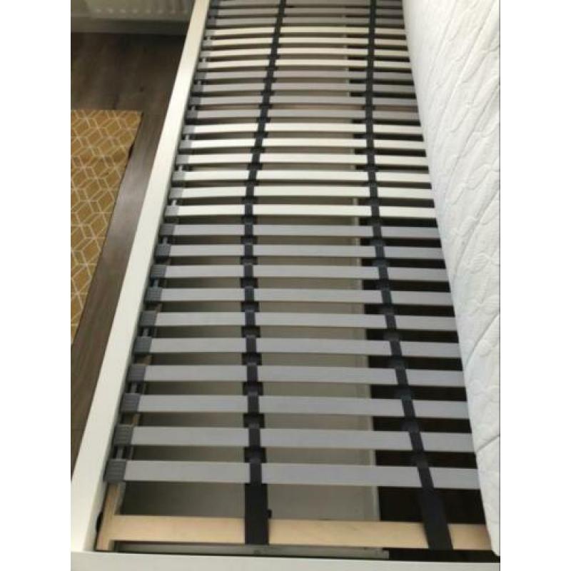 Bed met lades 90x200