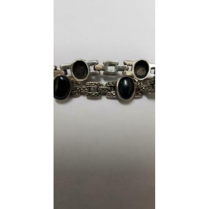 Oude Zilveren Armband met edelstenen