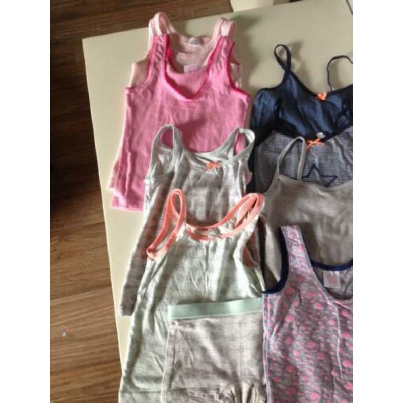 98/104 diverse meisjes onderhemdjes 8 stuks
