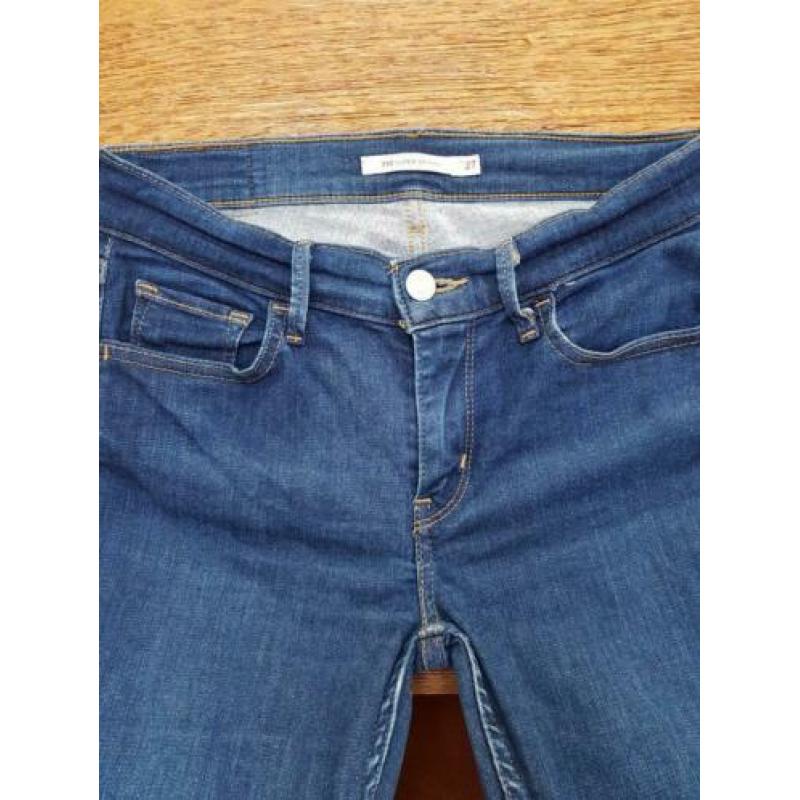 Levis 710