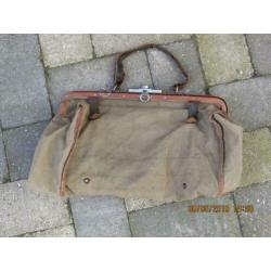 Militaire post tas Nederlands
