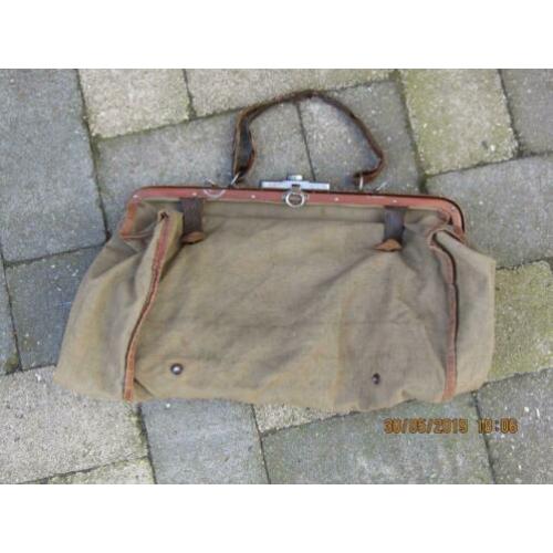 Militaire post tas Nederlands