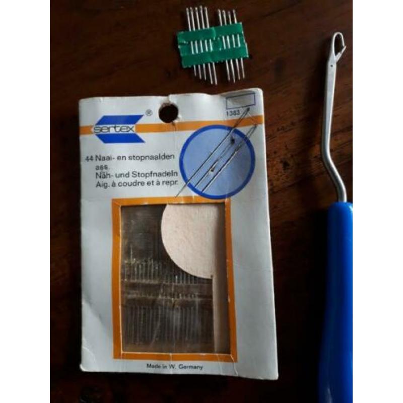 Oud naaigereedschap