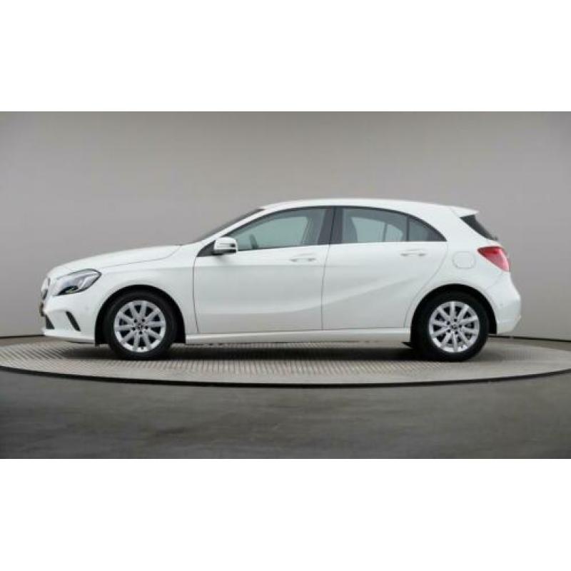 Mercedes-Benz A-Klasse 180d Business Solution Plus, LED, Nav
