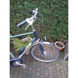 Koga keurige fiets 3x8 versnelling goed op banden kleur b.