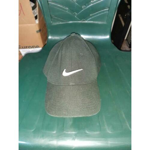Nike pet NU VOOR 5 EURO!!!!!!!!