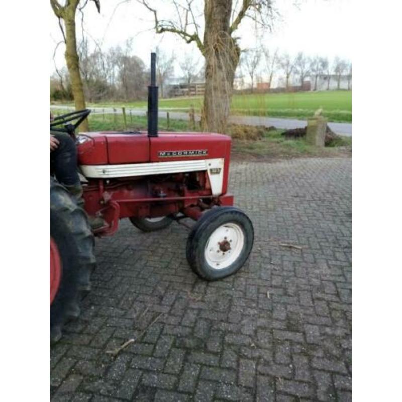 tractor / ploeg