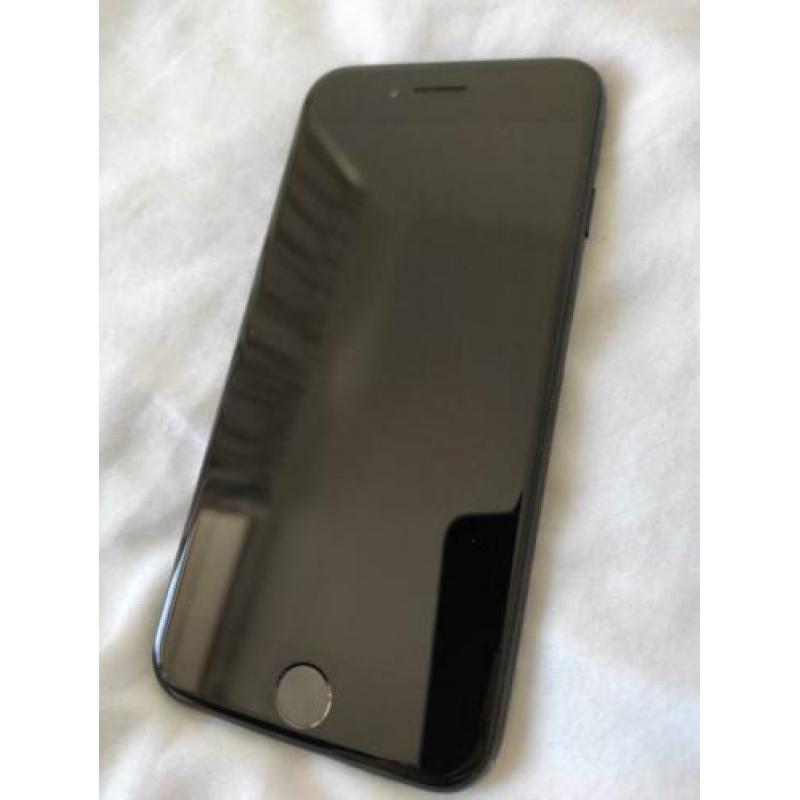 iPhone 7 zwart 32 gb incl. oortjes, oplader en verloopstuk