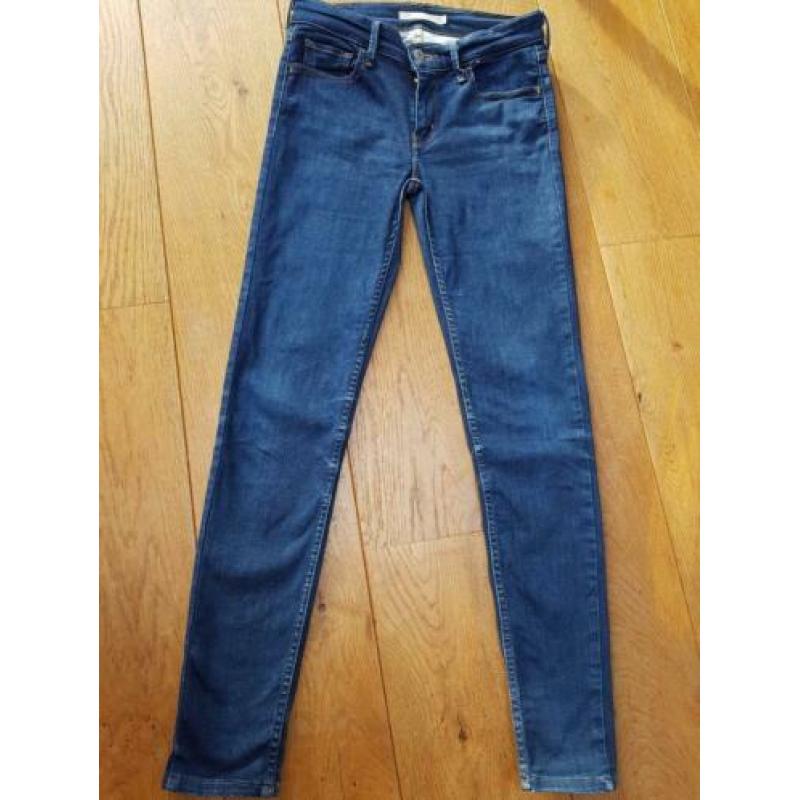 Levis 710