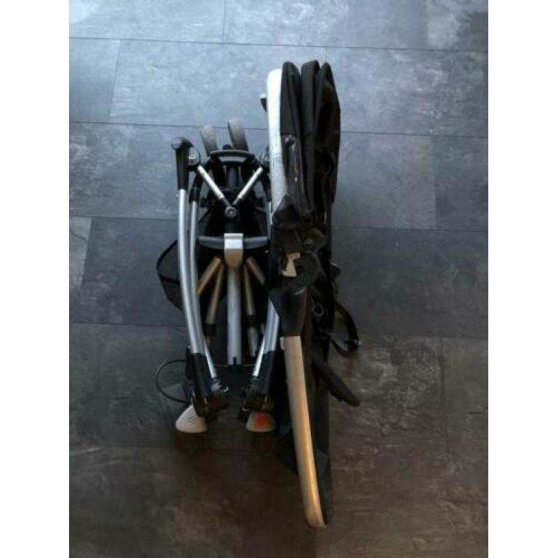 Quinny Zapp Xtra 2.0 zwart met boodschappennetje , regenhoes