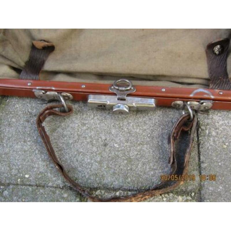 Militaire post tas Nederlands