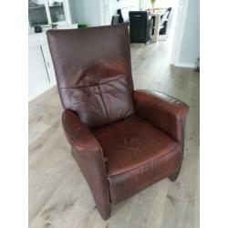 2 dezelfde relax fauteuils. Zwaar leer
