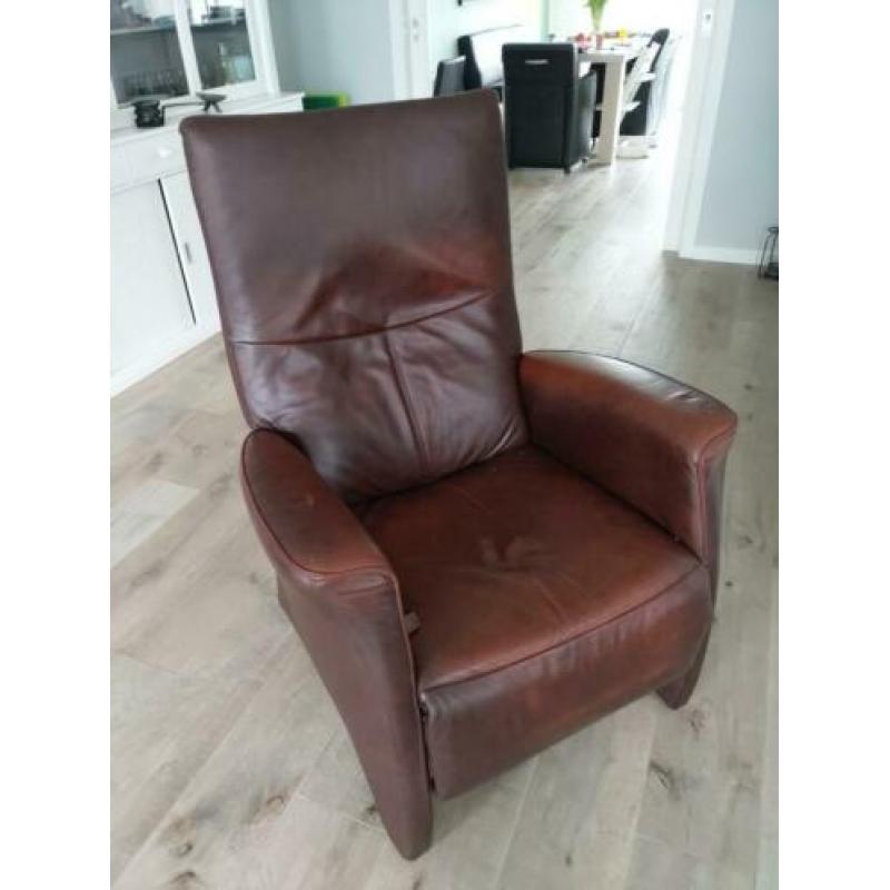 2 dezelfde relax fauteuils. Zwaar leer