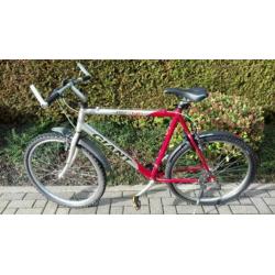 Mountainbike Giant / herenfiets / jongensfiets 26 inch 21 ve