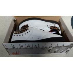 Nieuwe witte Osiris sneakers met luipaardprint 45