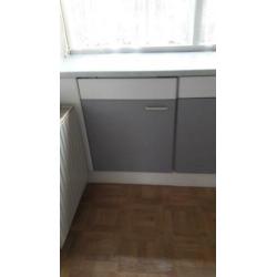 Grijs witte keuken