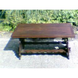 donkerbruin tafeltje