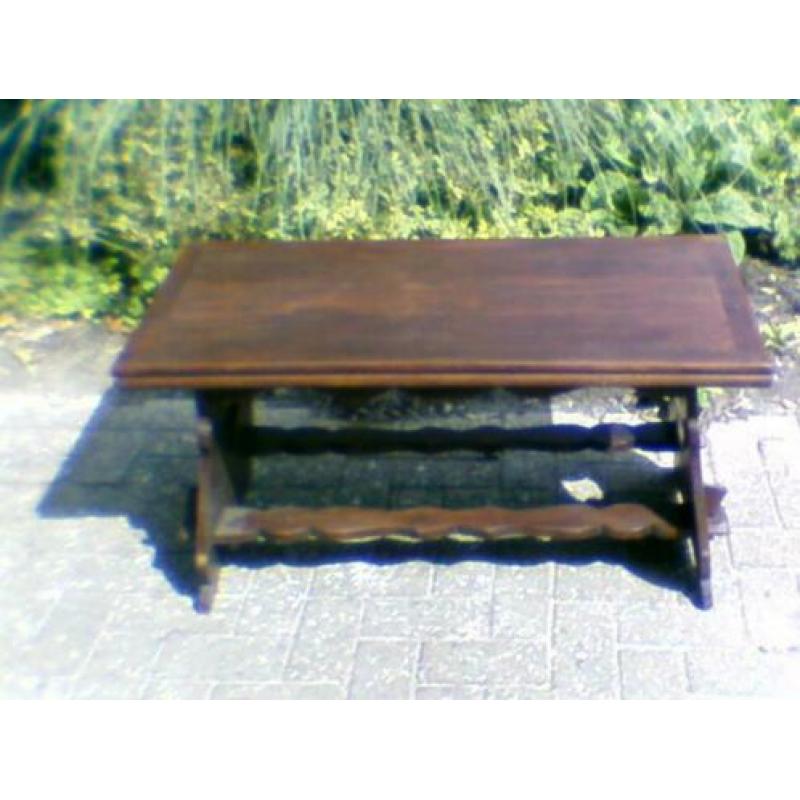 donkerbruin tafeltje