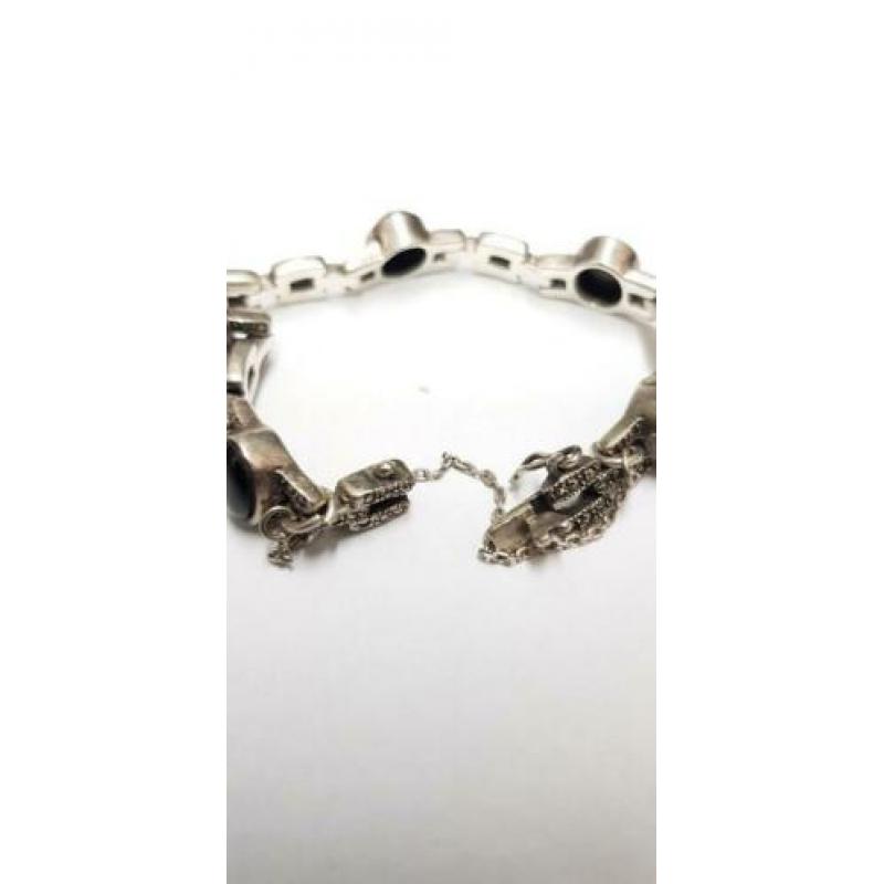 Oude Zilveren Armband met edelstenen