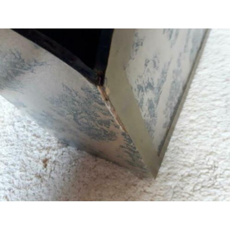 Krantenbak magazine/newspaper Maat 40 cm breed hoog 38cm