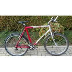 Mountainbike Giant / herenfiets / jongensfiets 26 inch 21 ve