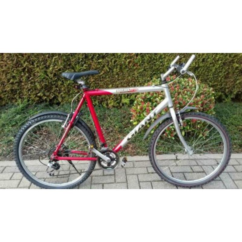 Mountainbike Giant / herenfiets / jongensfiets 26 inch 21 ve