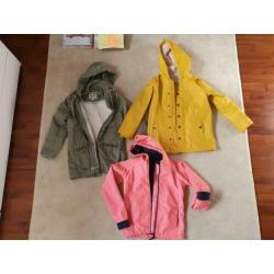 Pakket meisjeskleding 122-128 Lacoste, Benetton,Tumble'n dry