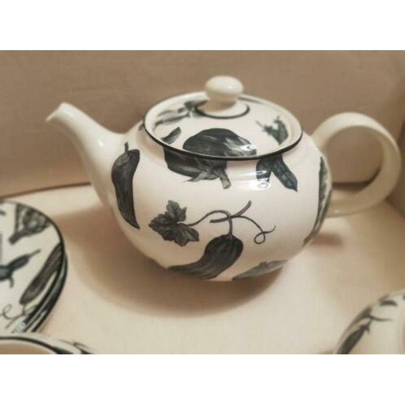 Theepot 2x kop en schotel roomkannetje suikerpot zonder deks
