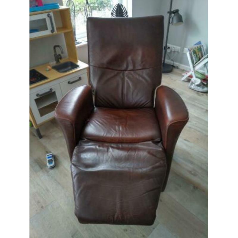 2 dezelfde relax fauteuils. Zwaar leer