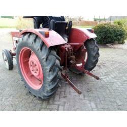 tractor / ploeg