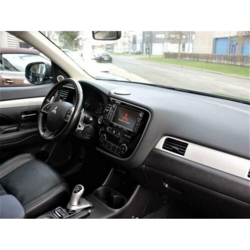 Mitsubishi OUTLANDER 2.0 PHEV Instyle 4WD Aut./ Schuifdak/ L