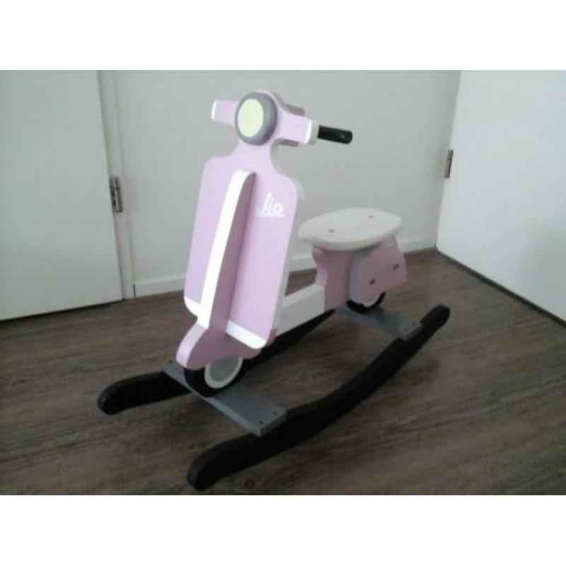 hobbelscooter hobbelspeelgoed schommelscooter