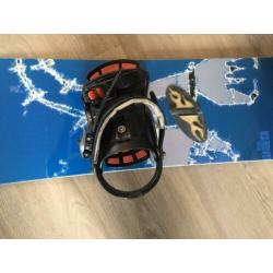 Flow snowboard 153 cm bindingen voor beginners huren=duurder