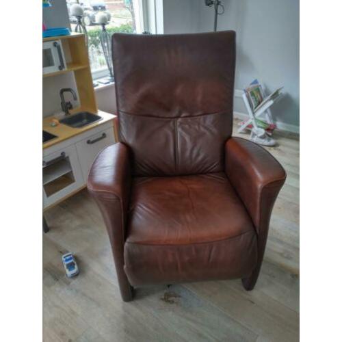 2 dezelfde relax fauteuils. Zwaar leer
