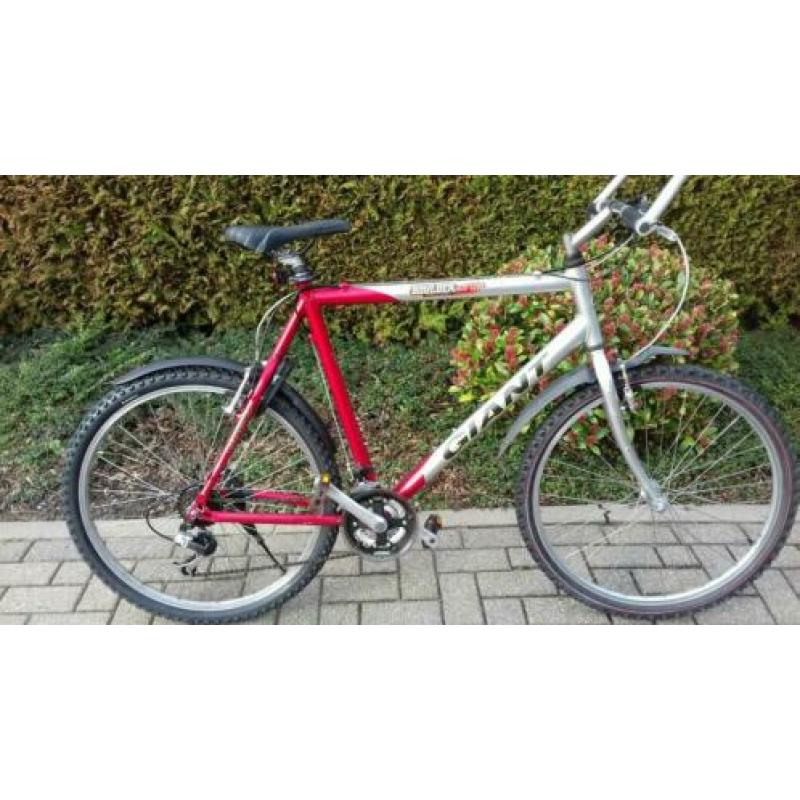Mountainbike Giant / herenfiets / jongensfiets 26 inch 21 ve