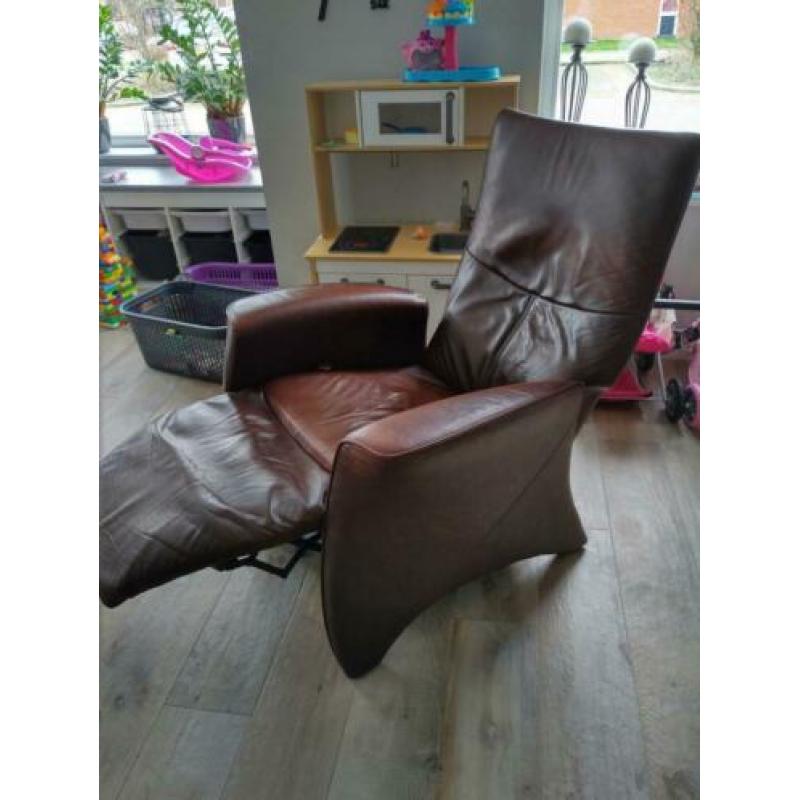2 dezelfde relax fauteuils. Zwaar leer