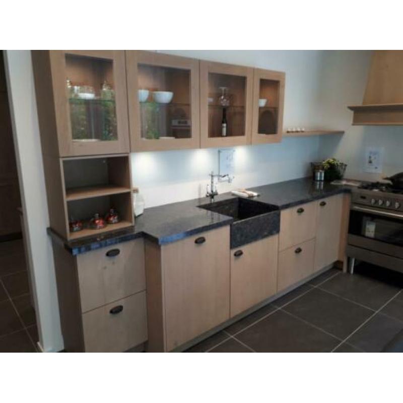 Keller showroomkeuken eiken nu slechts 7495,=