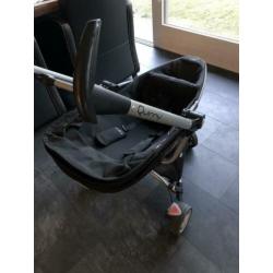 Quinny Zapp Xtra 2.0 zwart met boodschappennetje , regenhoes
