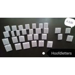 Diverse letters cijfers uitsteker oa fmm