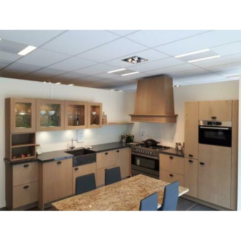 Keller showroomkeuken eiken nu slechts 7495,=