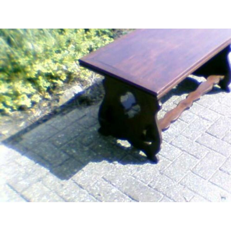 donkerbruin tafeltje