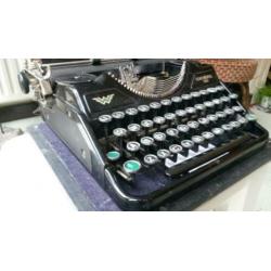 antieke draagbare Continental typemachine
