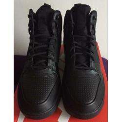 Nike court borough mid maat 44 jordan dunk force max 1 off