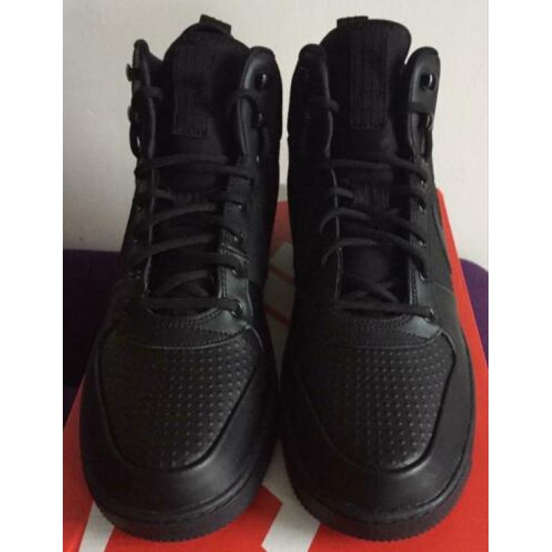 Nike court borough mid maat 44 jordan dunk force max 1 off