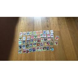 Te koop 52 stuks voetbal plaatjes
