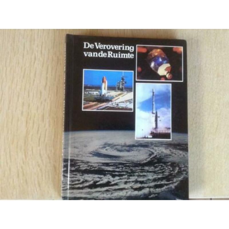 De verovering van de ruimte;Planeten en Satellieten 2 boeken
