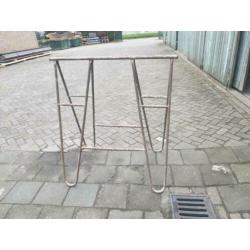metalen schragen matador hoog circa 122cm, breed circa 114cm