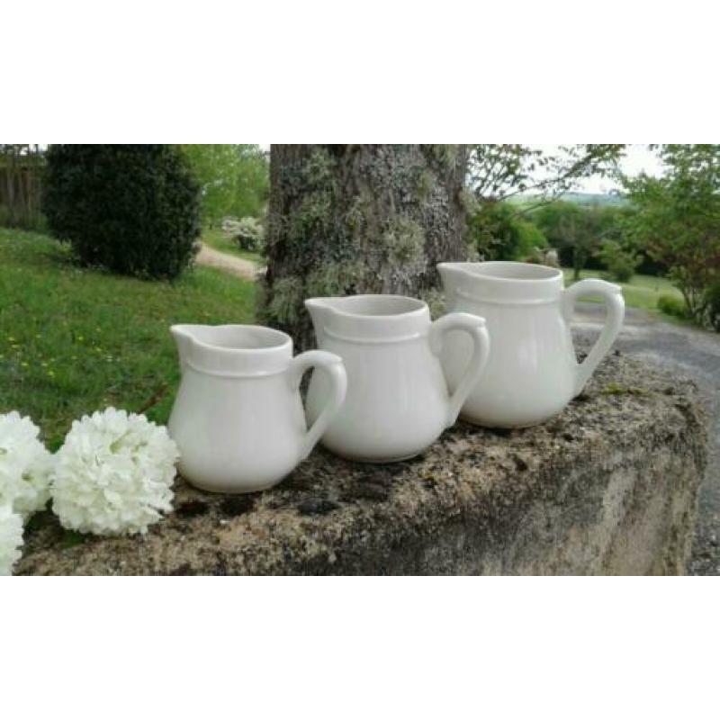 3 oude witte Franse kannetjes (brocante landelijk aardewerk)