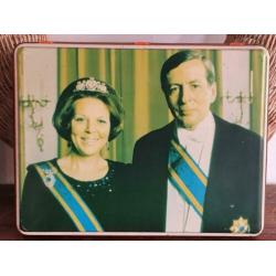 Beatrix Claus Juliana Bernhard Wilhemina groot blik (1098)