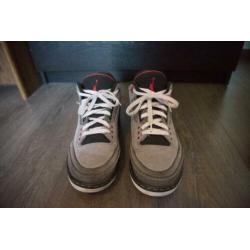 Air Jordan Retro 3 - Grey - Maat 44 (US 10)